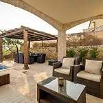 빌라 New With Swimming Pool, Olive Grove And Sea View By Traveler Tourist Agency Krk Id 2201