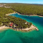 빌라 New With Swimming Pool, Olive Grove And Sea View By Traveler Tourist Agency Krk Id 2201 *