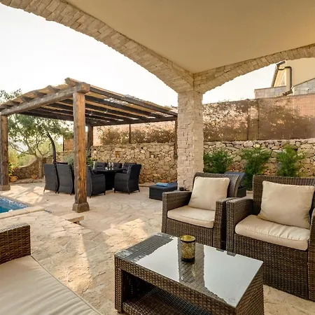 Вилла New With Swimming Pool, Olive Grove And Sea View By Traveler Tourist Agency Krk Id 2201
